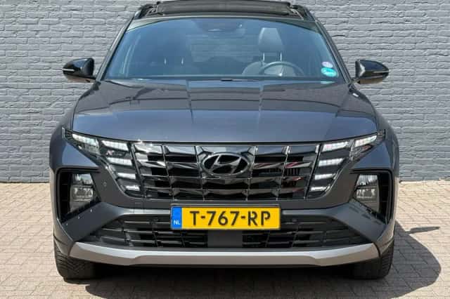Hyundai Tucson (2022) thumbnail 2