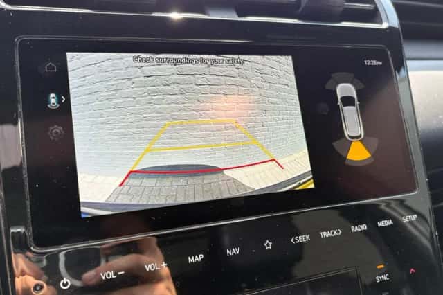 Hyundai Tucson (2022) thumbnail 23