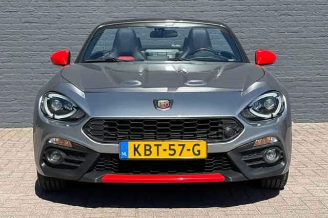 Abarth 124 Spider (2017) thumbnail 3