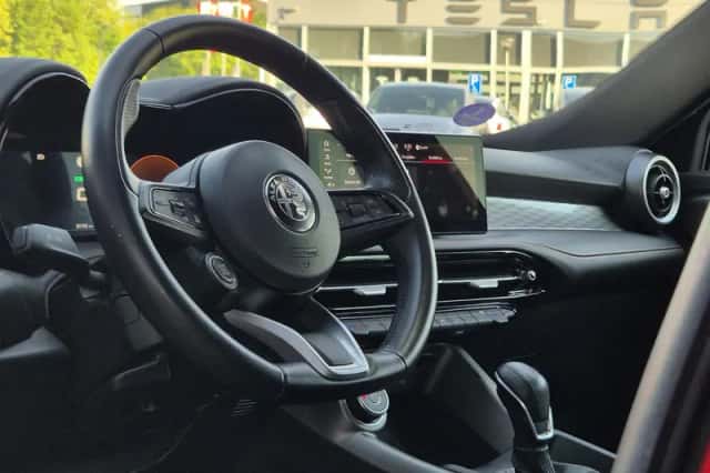 Alfa Romeo Tonale (2023) thumbnail 7