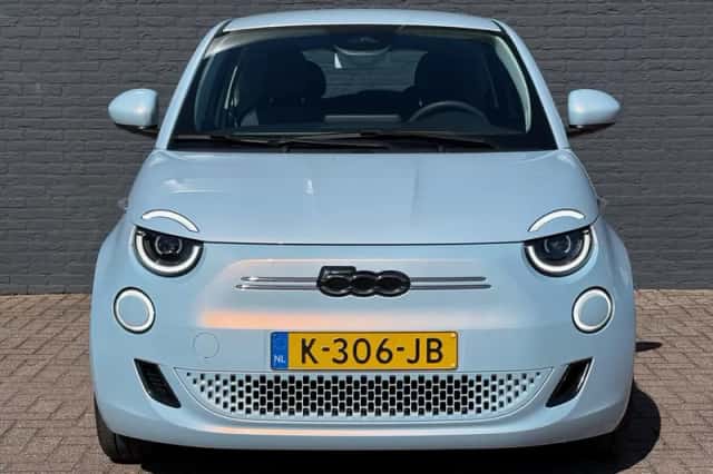 Fiat 500 (2020) thumbnail 2