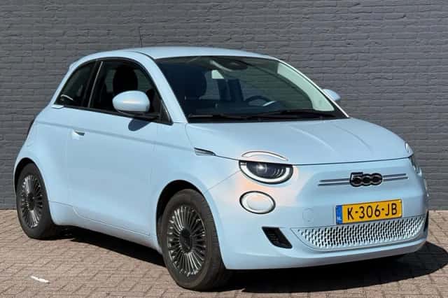 Fiat 500 (2020) thumbnail 3