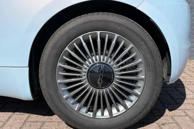 Fiat 500 (2020) thumbnail 9