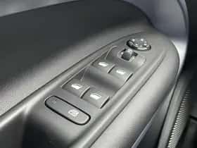 Jeep Avenger (2025) thumbnail 33