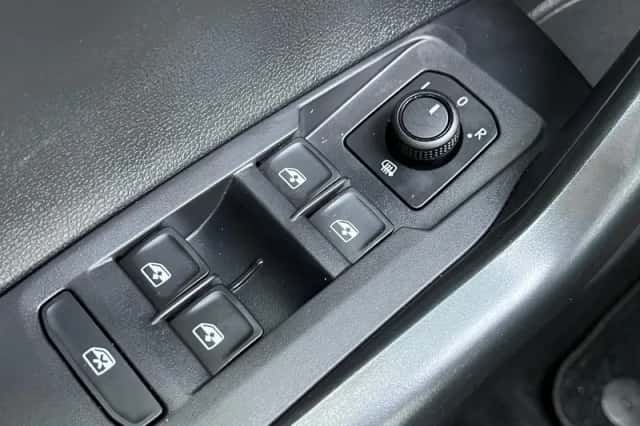 Volkswagen Polo (2023) thumbnail 18