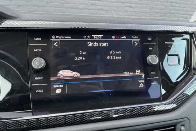 Volkswagen Polo (2023) thumbnail 32