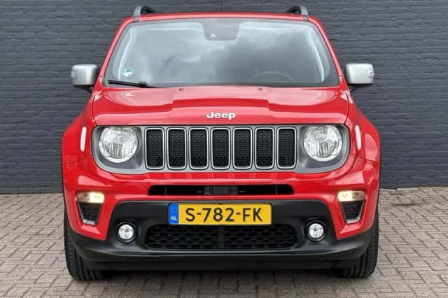 Jeep Renegade (2023) thumbnail 2