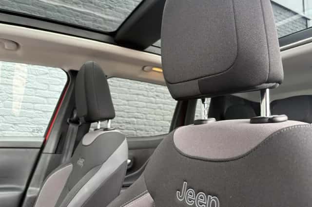 Jeep Renegade (2023) thumbnail 11