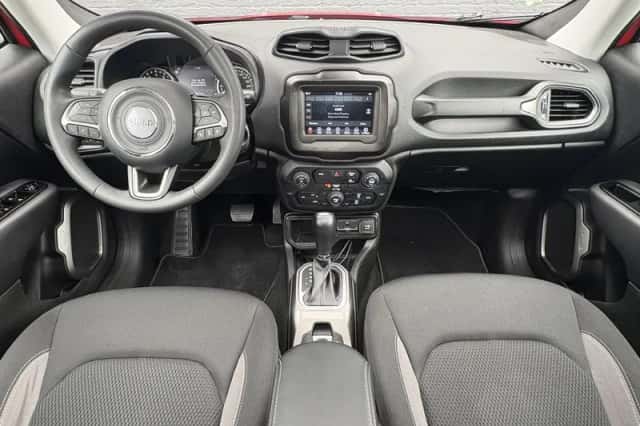 Jeep Renegade (2023) thumbnail 17