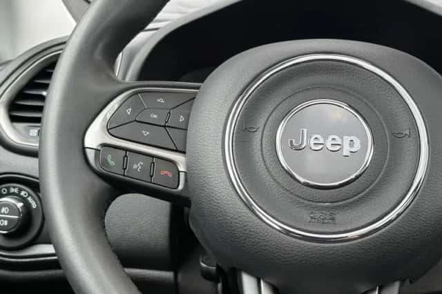 Jeep Renegade (2023) thumbnail 18