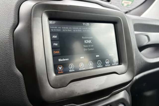 Jeep Renegade (2023) thumbnail 19