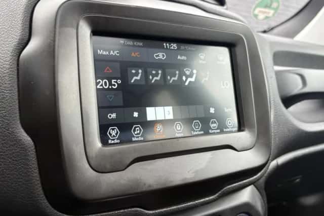 Jeep Renegade (2023) thumbnail 22