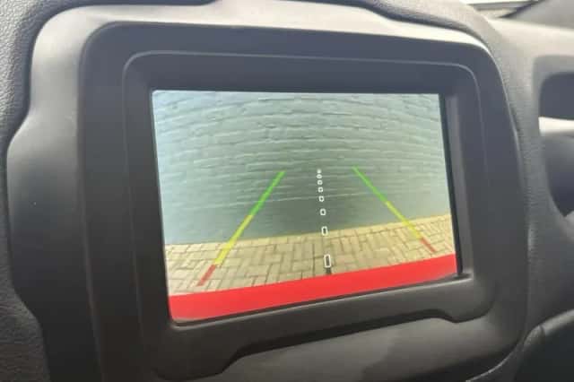 Jeep Renegade (2023) thumbnail 24