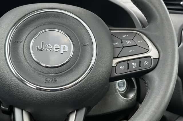 Jeep Renegade (2023) thumbnail 26