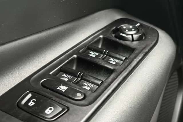 Jeep Renegade (2023) thumbnail 27