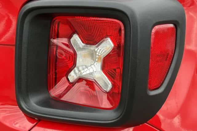 Jeep Renegade (2023) thumbnail 34
