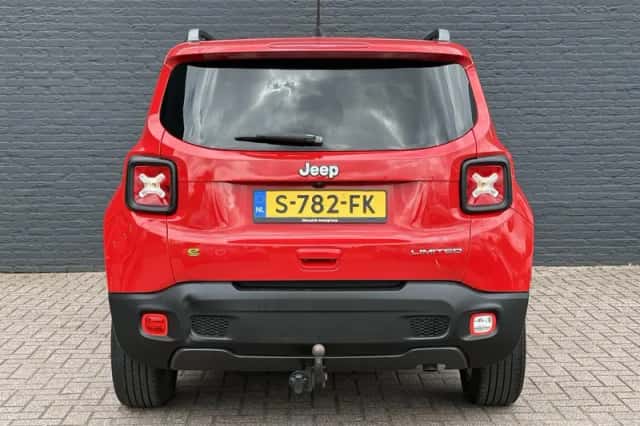 Jeep Renegade (2023) thumbnail 6
