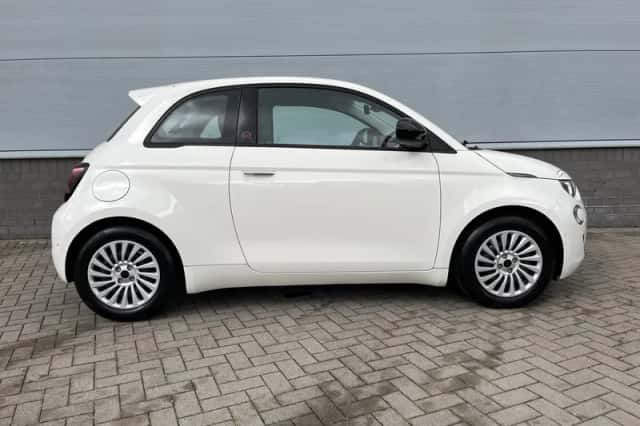 Fiat 500e (2025) thumbnail 5