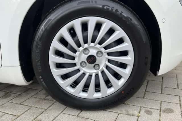 Fiat 500e (2025) thumbnail 5
