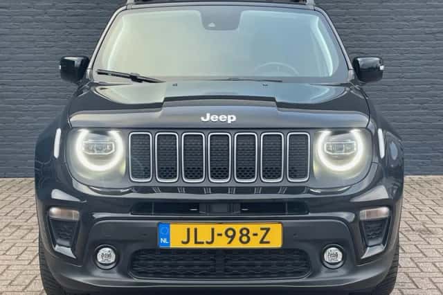 Jeep Renegade (2024) thumbnail 2