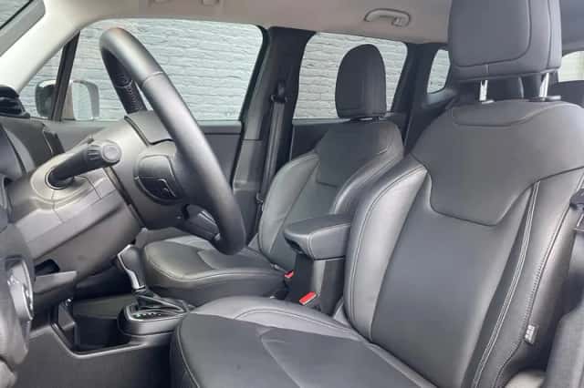 Jeep Renegade (2024) thumbnail 11