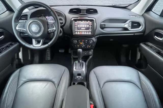 Jeep Renegade (2024) thumbnail 16