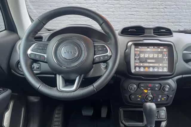 Jeep Renegade (2024) thumbnail 17