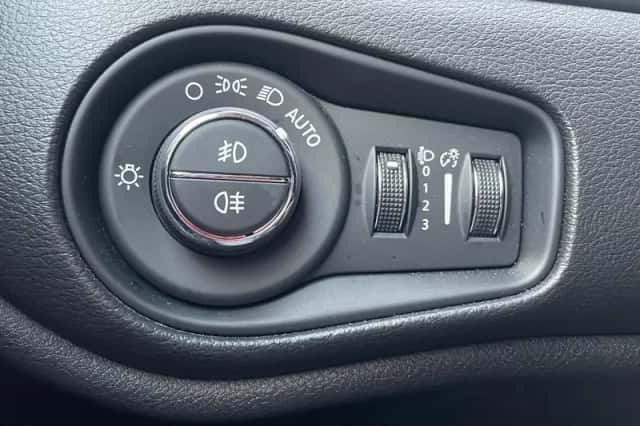 Jeep Renegade (2024) thumbnail 20