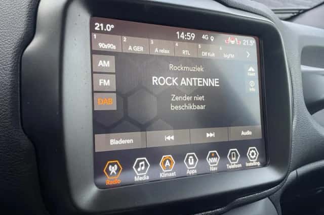 Jeep Renegade (2024) thumbnail 24