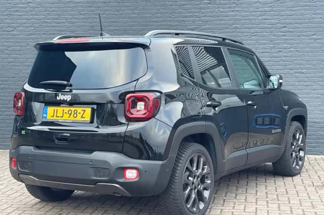 Jeep Renegade (2024) thumbnail 5