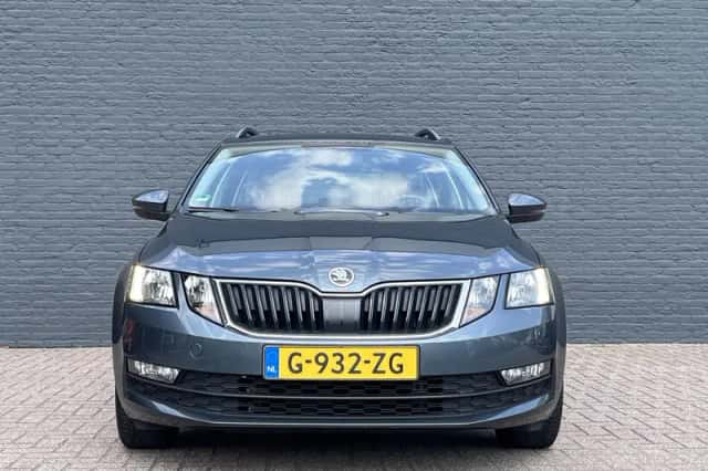 Škoda Octavia (2020) thumbnail 2