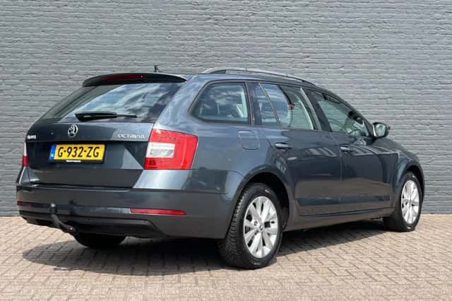 Škoda Octavia (2020) thumbnail 5