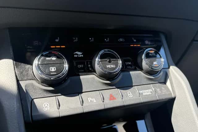 Škoda Karoq (2021) thumbnail 25