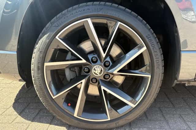 Škoda Karoq (2021) thumbnail 9