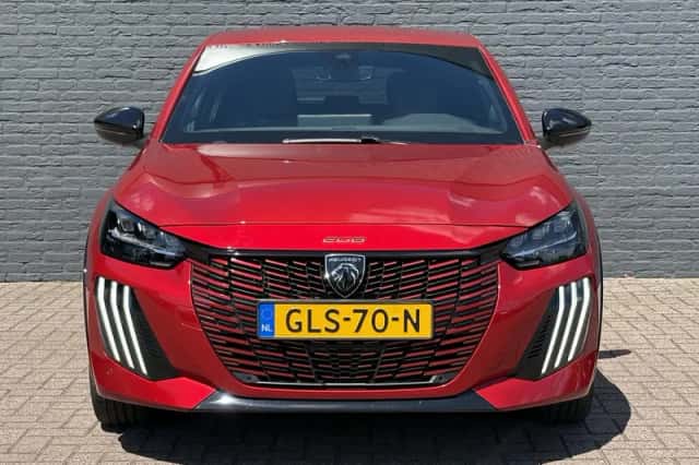 Peugeot 208 (2024) thumbnail 2
