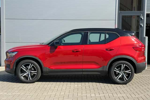 Volvo XC40 (2018) thumbnail 4