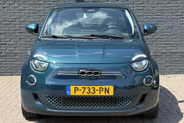 Fiat 500 (2022) thumbnail 2