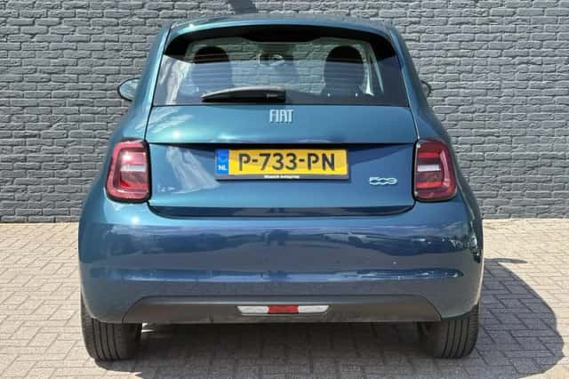 Fiat 500 (2022) thumbnail 6