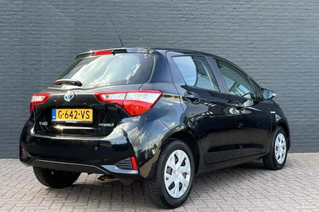 Toyota Yaris (2020) thumbnail 5