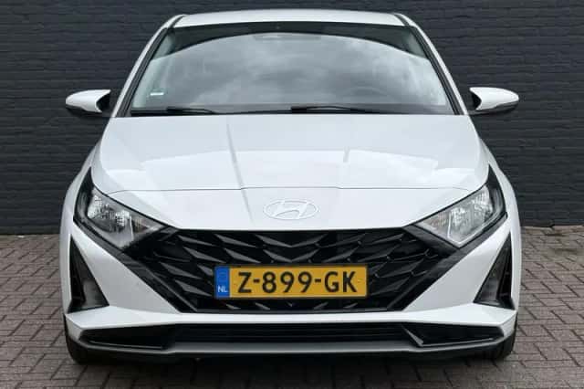 Hyundai i20 (2024) thumbnail 3