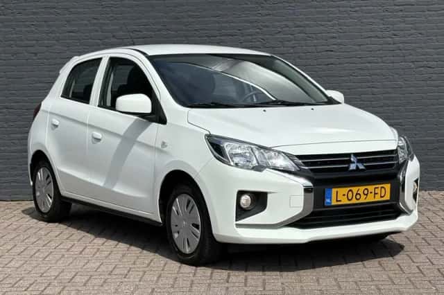 Mitsubishi Space Star (2021) thumbnail 3