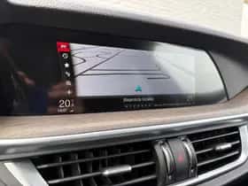 Alfa Romeo Stelvio (2017) thumbnail 24