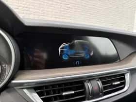 Alfa Romeo Stelvio (2017) thumbnail 29