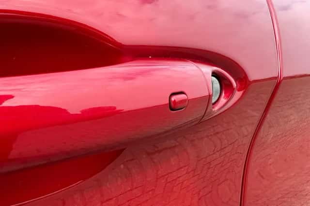Alfa Romeo Stelvio (2017) thumbnail 41