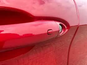 Alfa Romeo Stelvio (2017) thumbnail 41