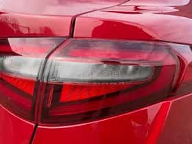 Alfa Romeo Stelvio (2017) thumbnail 42