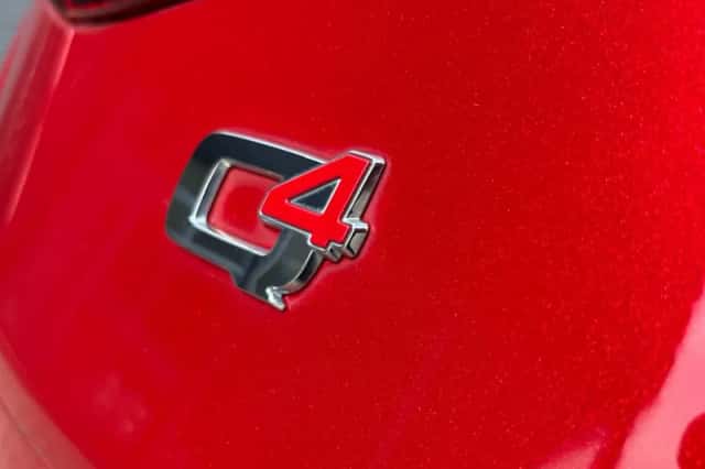 Alfa Romeo Stelvio (2017) thumbnail 44