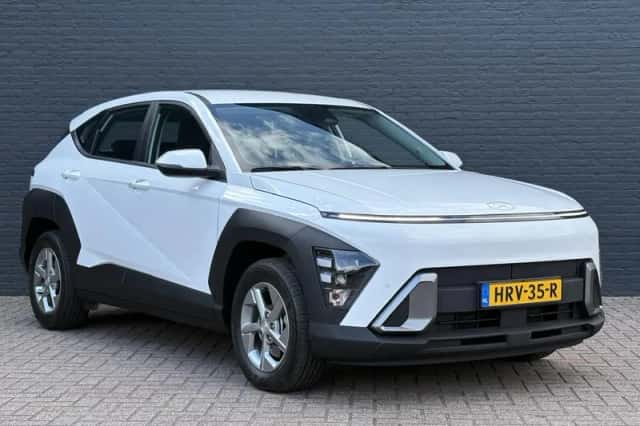 Hyundai Kona (2024) thumbnail 4