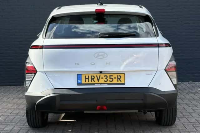 Hyundai Kona (2024) thumbnail 7