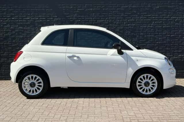 Fiat 500 (2023) thumbnail 4